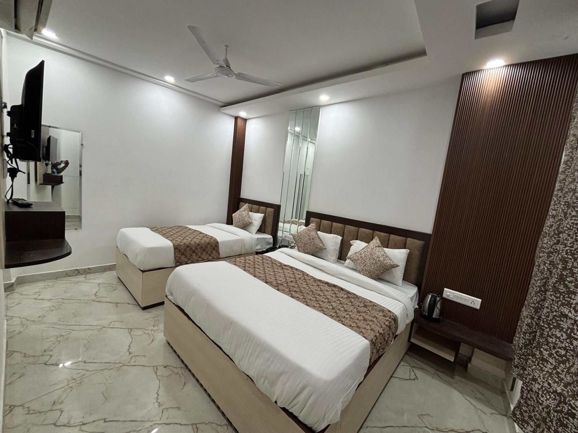 Cg Internationl By Sweet Guest House New Delhi Luaran gambar