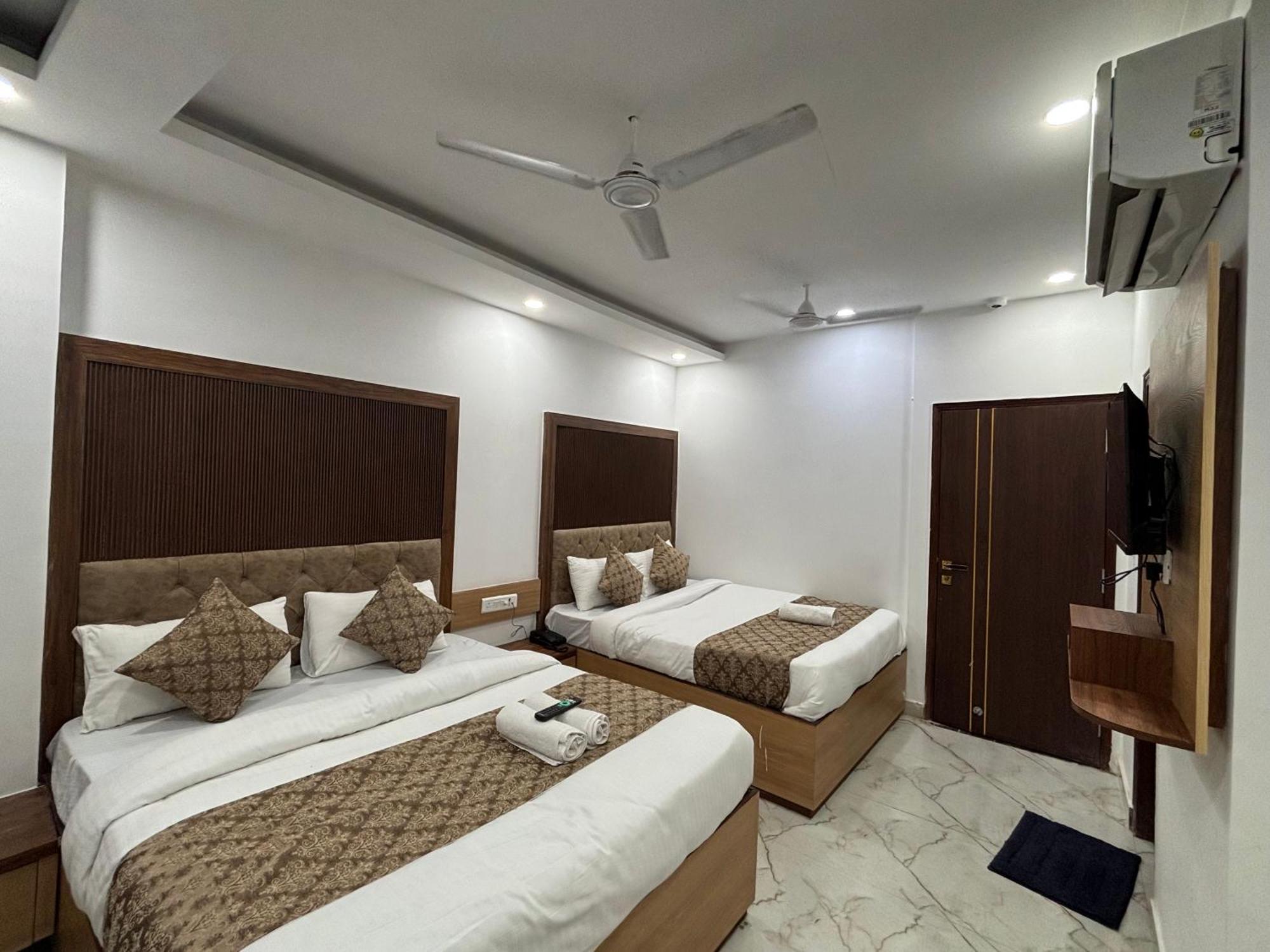Cg Internationl By Sweet Guest House New Delhi Luaran gambar